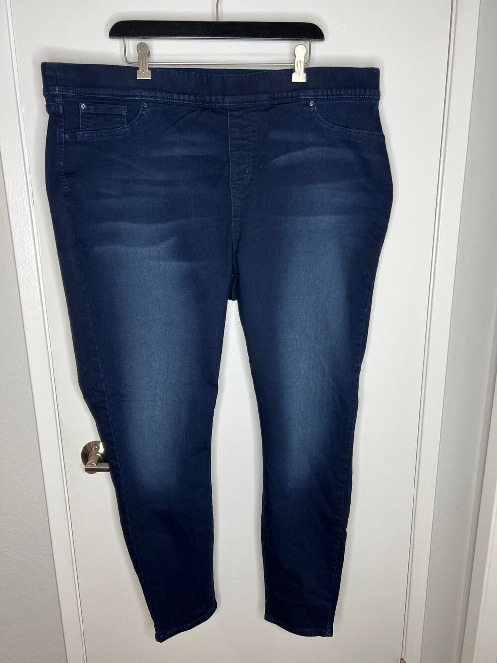 Levi Strauss Signature Women's Totally Shaping Pull On Skinny Jeans ~ Size 24L